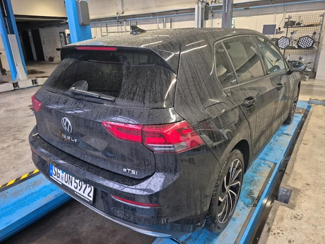 Volkswagen Golf 1.5 eTSI DSG