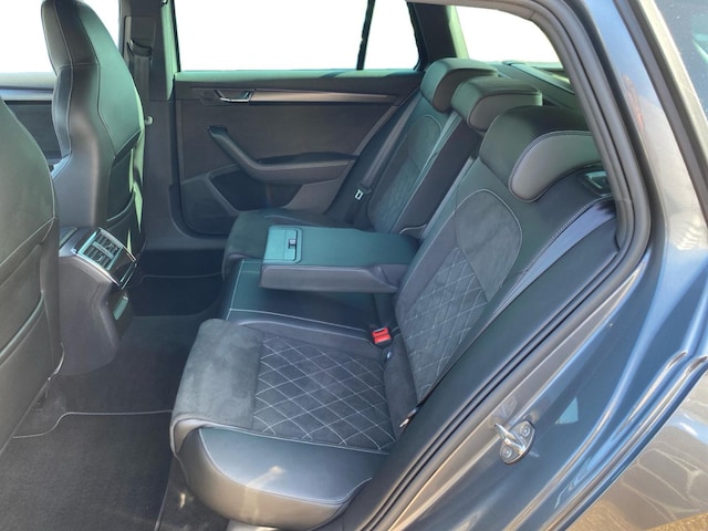 Skoda Superb 2.0 TDI Combi Sportline