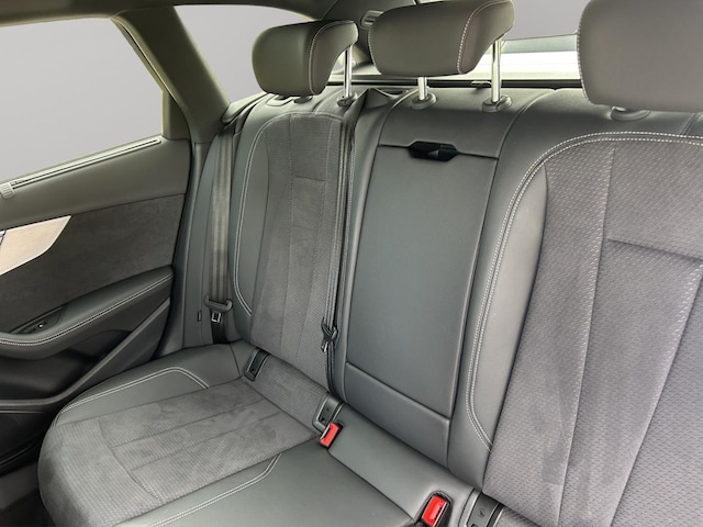 Audi A4 35 TFSI Avant S-Line S-Tronic