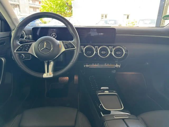 Mercedes-Benz A 180 Progressive