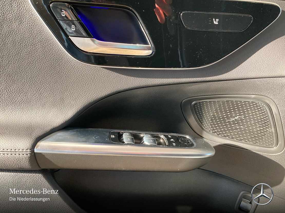 Mercedes-Benz C 180 AVANTGARDE Sedan