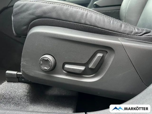 Volvo XC40 Dark Plus