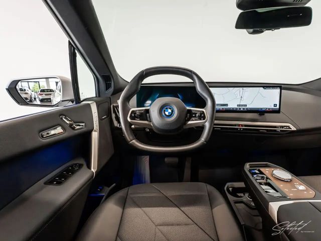 BMW iX xDrive