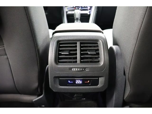 Volkswagen Touran 1.5 TSI DSG R-Line