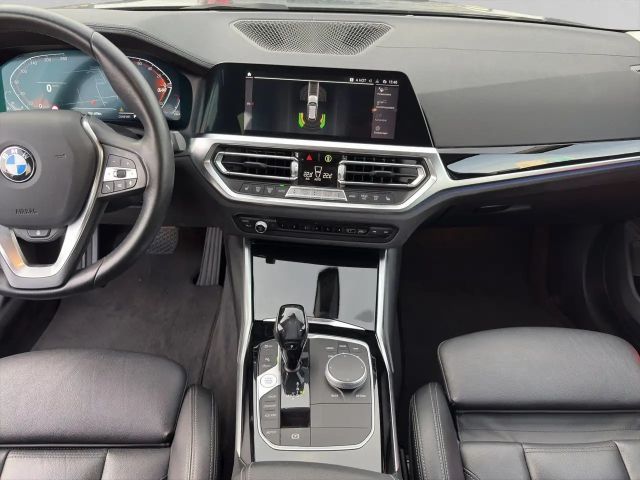 BMW 330 330i Luxury Line Touring xDrive