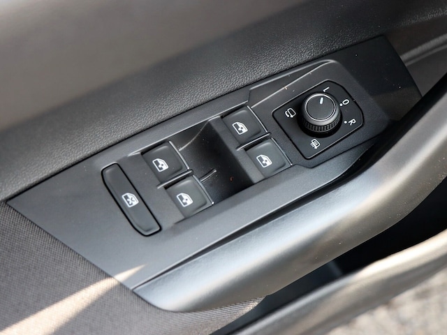 Volkswagen Polo 1.0 TSI DSG R-Line