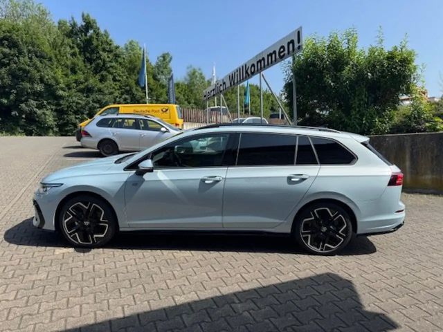 Volkswagen Golf 1.5 eTSI DSG R-Line Variant