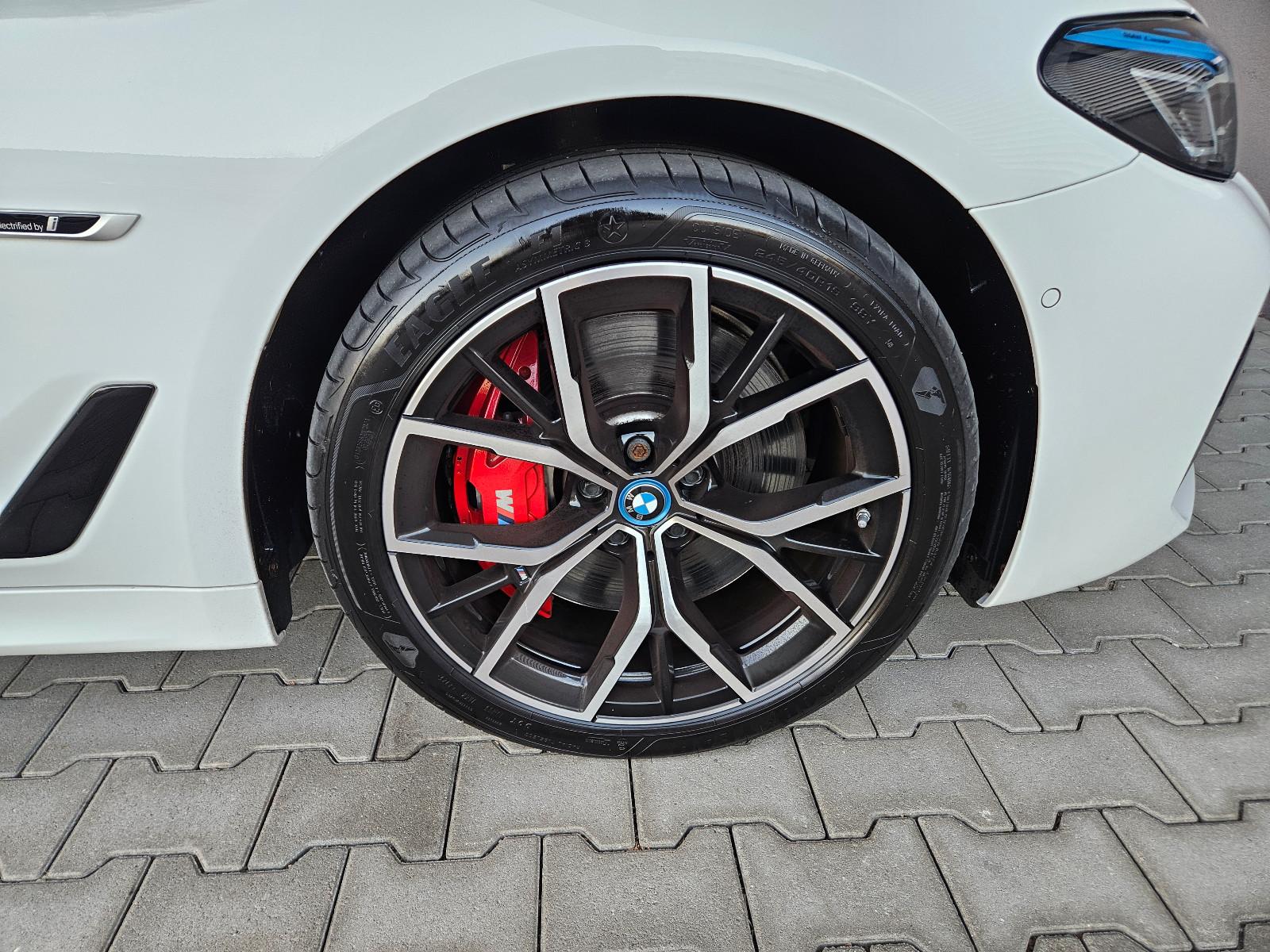 BMW 545 545e M-Sport Sedan xDrive