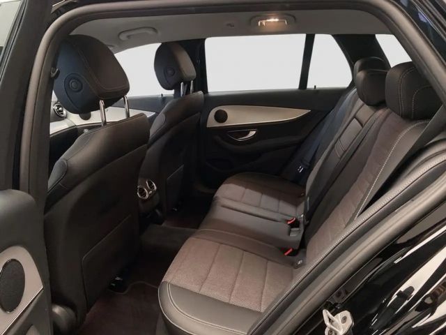 Mercedes-Benz E 220 AVANTGARDE