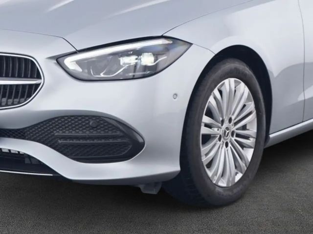 Mercedes-Benz C 220 Sedan