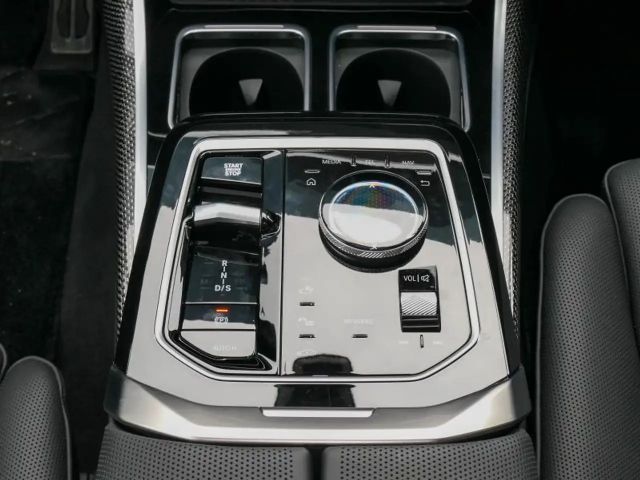 BMW 750 M-Sport Sedan