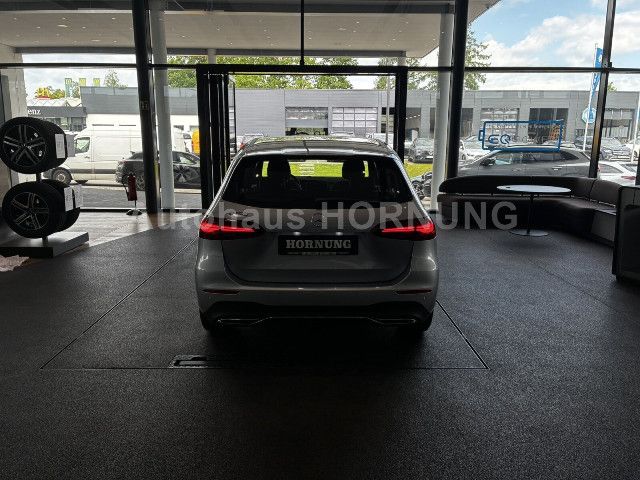 Mercedes-Benz B 180 Sedan