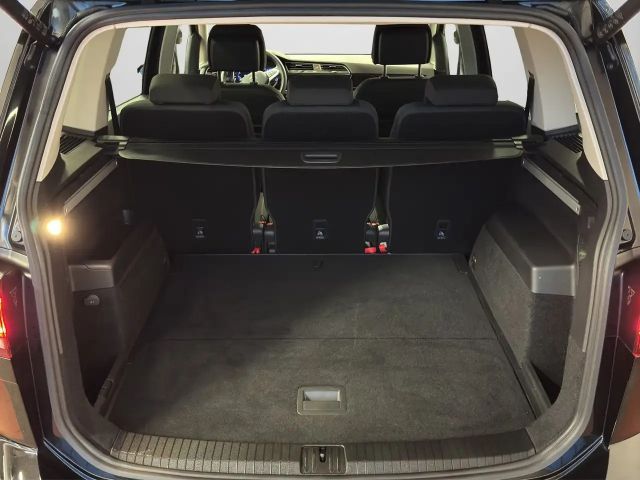 Volkswagen Touran 1.5 TSI DSG R-Line