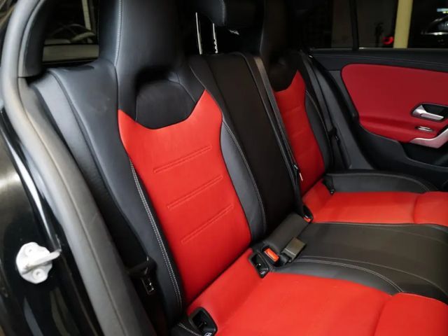 Mercedes-Benz A 250 4MATIC AMG Line