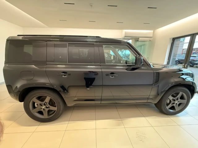 Land Rover Defender 110 D300 Dynamic SE