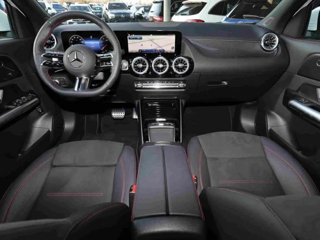 Mercedes-Benz GLA 180 AMG Line