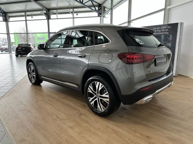 Mercedes-Benz GLA 200 Progressive