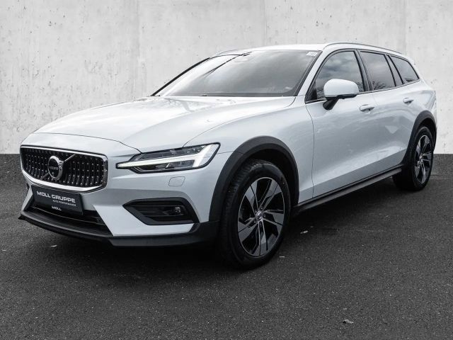 Volvo V60 Cross Country AWD Plus