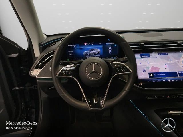 Mercedes-Benz E 200 AVANTGARDE Sedan