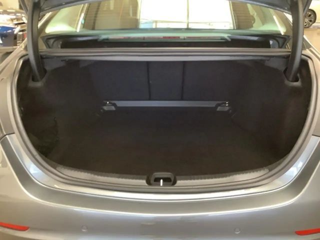 Mercedes-Benz C 180 AVANTGARDE Sedan