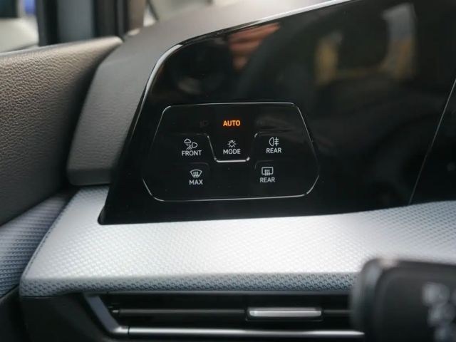 Volkswagen Golf 1.5 TSI Golf VIII IQ.Drive