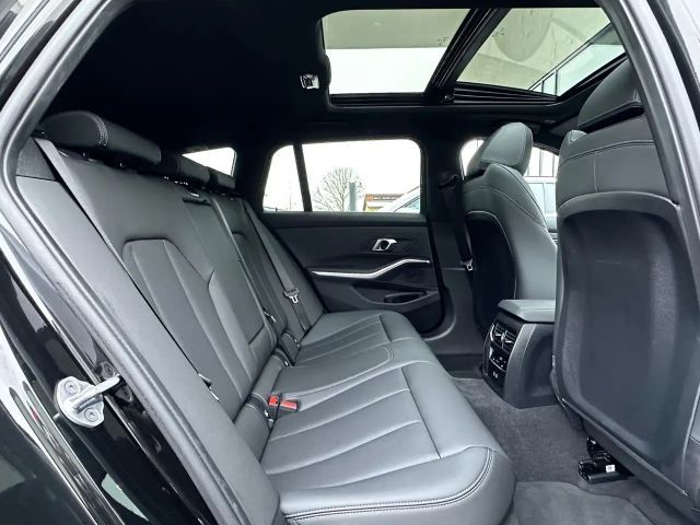 BMW 320 320d M-Sport Touring xDrive