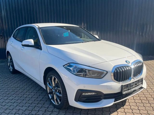 BMW 120 120i 5-deurs Sedan