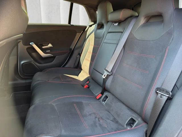 Mercedes-Benz CLA 200 AMG Line