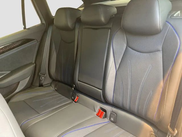 Volkswagen Passat 2.0 TDI R-Line Style