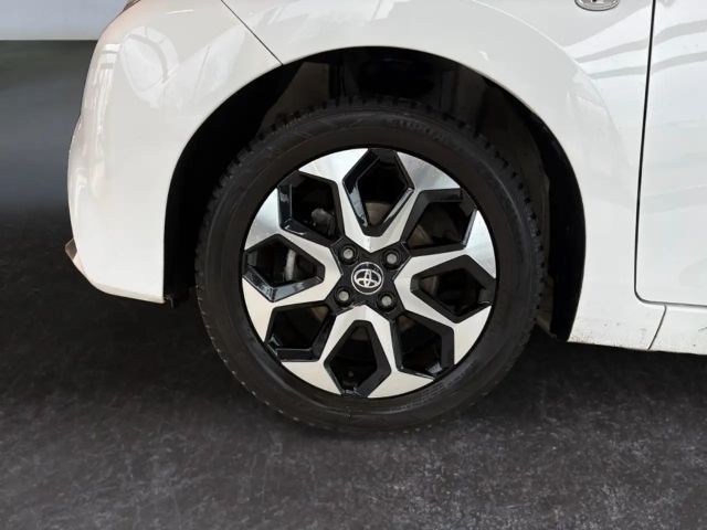 Toyota Aygo Hatchback Play Team D X-play