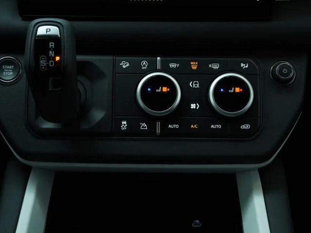 Land Rover Defender 3.0 Dynamic SE