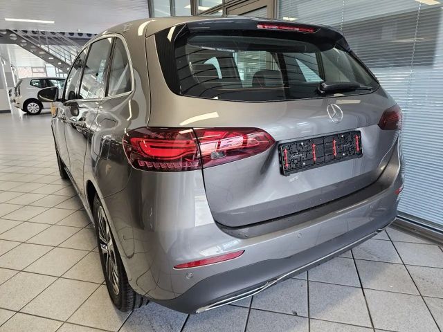 Mercedes-Benz B 180 Progressive Sedan