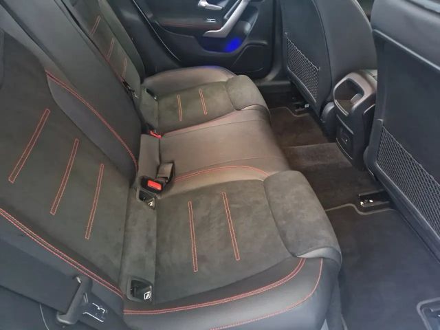 Mercedes-Benz CLA 200 AMG Line Coupé