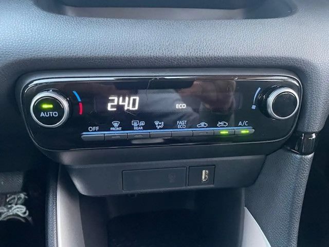 Toyota Yaris Hatchback Hybride Team D