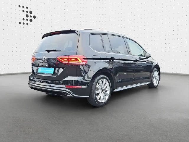 Volkswagen Touran 1.5 TSI DSG IQ.Drive R-Line