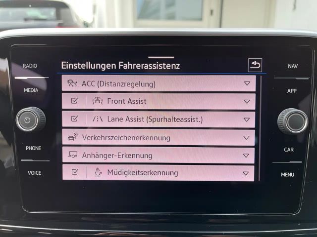 Volkswagen T-Roc 1.5 TSI DSG R-Line