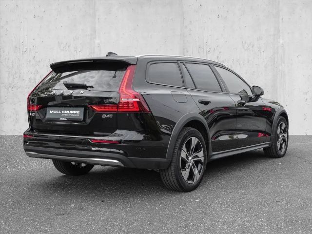 Volvo V60 Cross Country AWD Plus