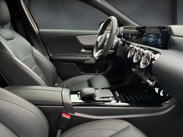 Mercedes-Benz A 250 A 250 e AMG Line