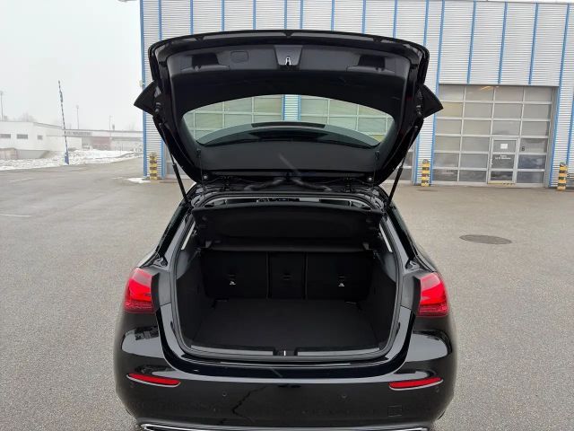 Mercedes-Benz A 180 LENKRADHEIZUNG LED HP USB PAKET