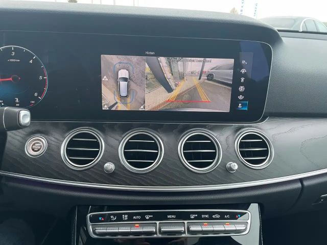 Mercedes-Benz E 220 AVANTGARDE E 220 d Estate