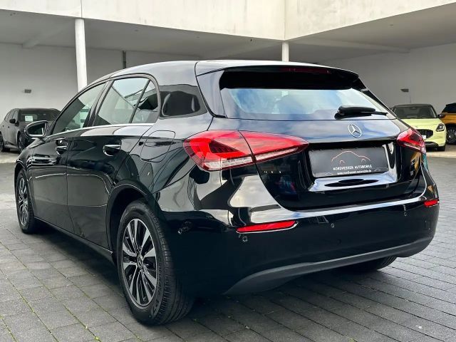 Mercedes-Benz A 180 A 180 d Style