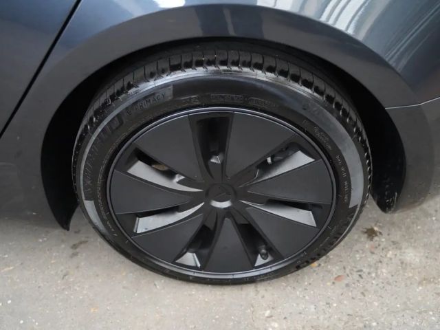 Tesla Model 3 AWD Long Range