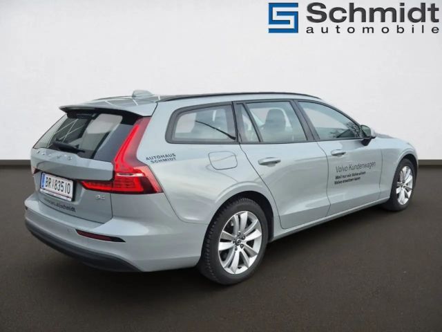 Volvo V60 Core Hybrid