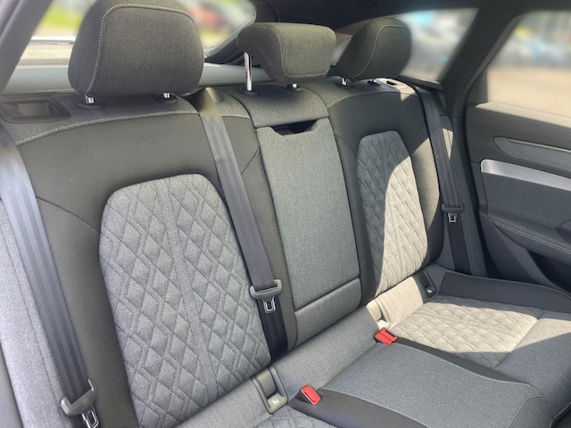 Audi A6 Avant Quattro S-Tronic