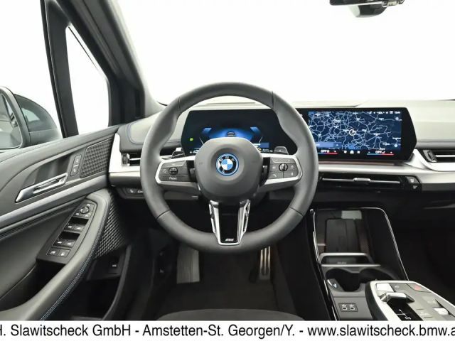 BMW 230 Sedan xDrive