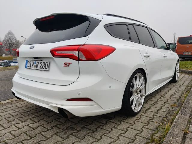 Ford Focus ST Line