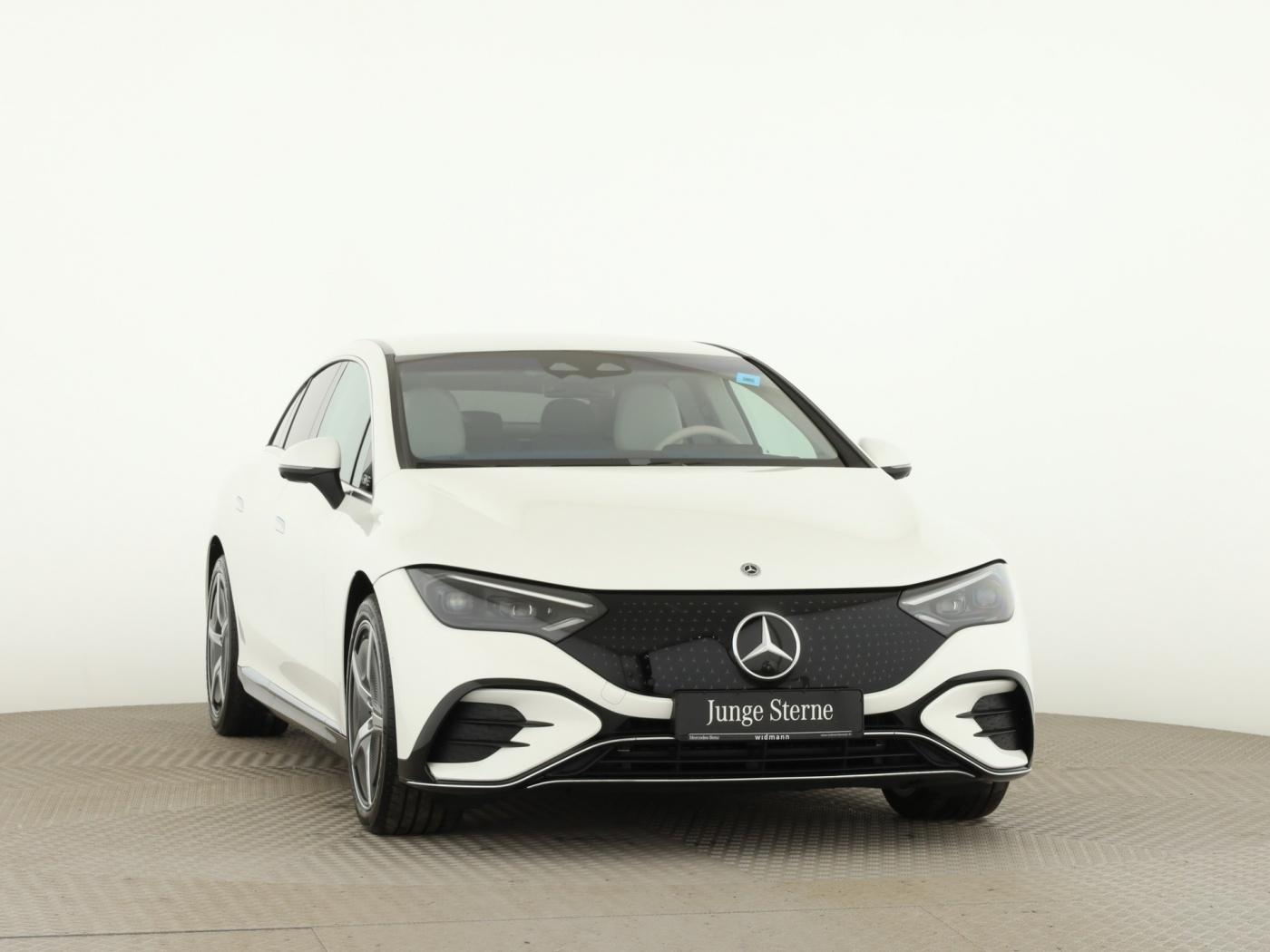 Mercedes-Benz EQE 300 AMG Line Sedan