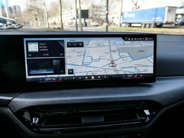 BMW 330 330e M-Sport Sedan xDrive