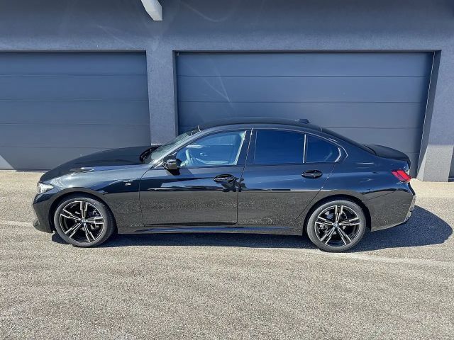 BMW 318 318i M-Sport Sedan