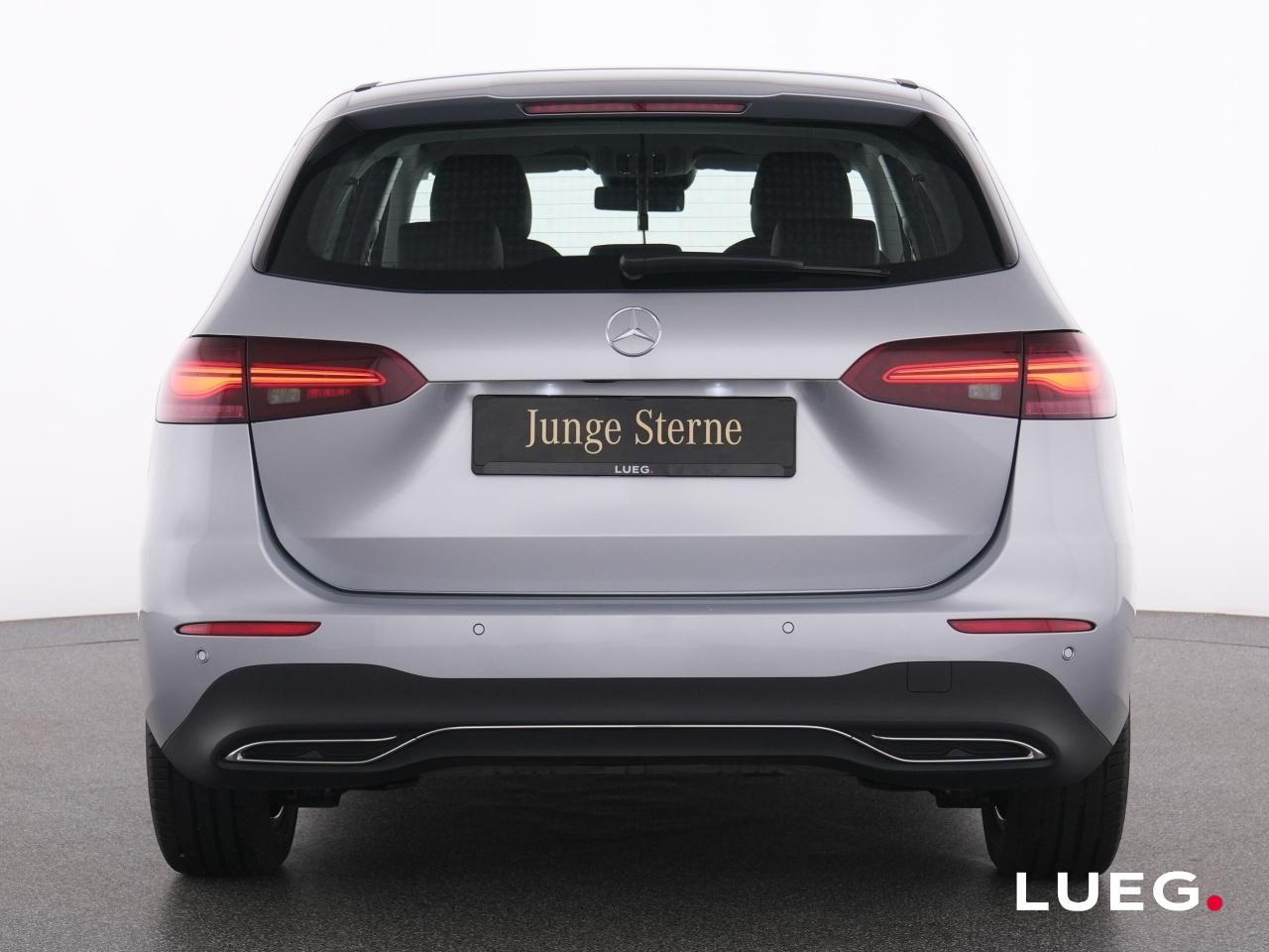 Mercedes-Benz B 180 Progressive Sedan